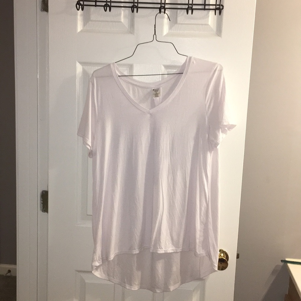 White long tee shirt.